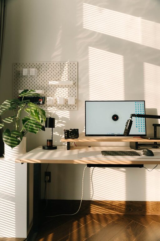 Tips for Creating an Inviting and Productive Home Office Space